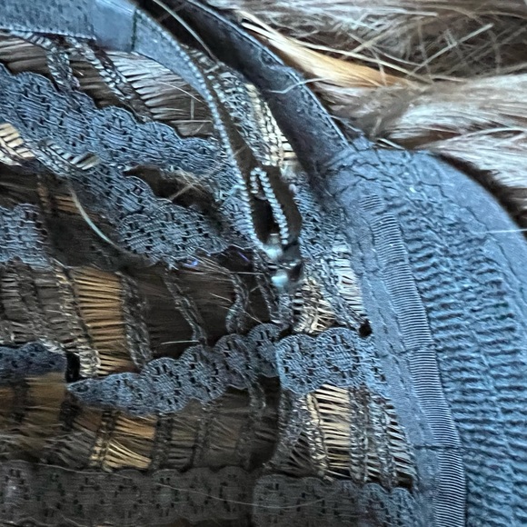 Medium Wavy Layered Cut Synthetic wig - Picture 14 of 16